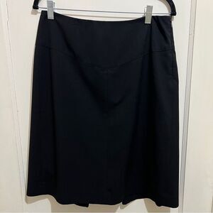 Banana Republic Stretch women's size 6 Modern Cut Black Skirt